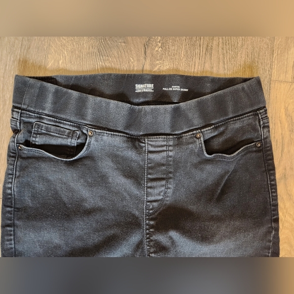 Levi's Shaping Pull-On Super Skinny Jeans Size 12/31 - Picture 5 of 5